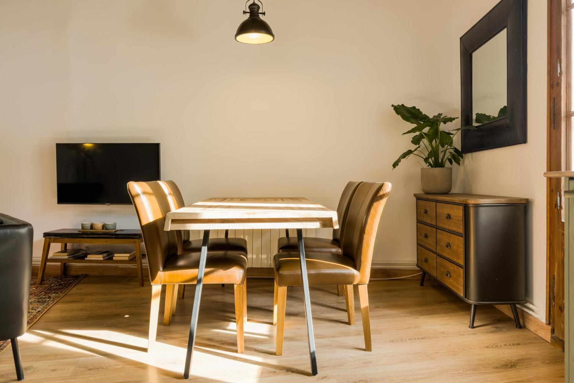 Magalhaes - Trad Flat In Poble Sec, Near Ramblas Барселона Экстерьер фото