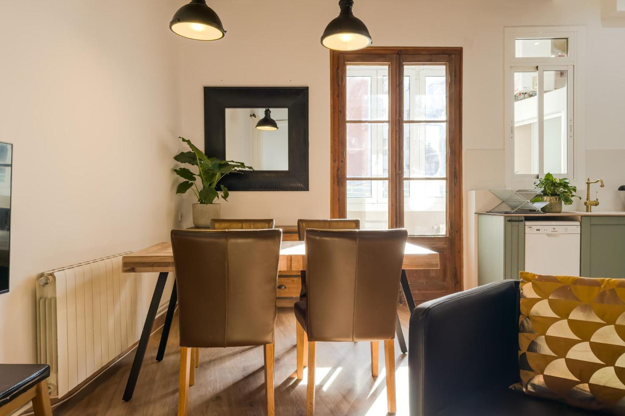 Magalhaes - Trad Flat In Poble Sec, Near Ramblas Барселона Экстерьер фото
