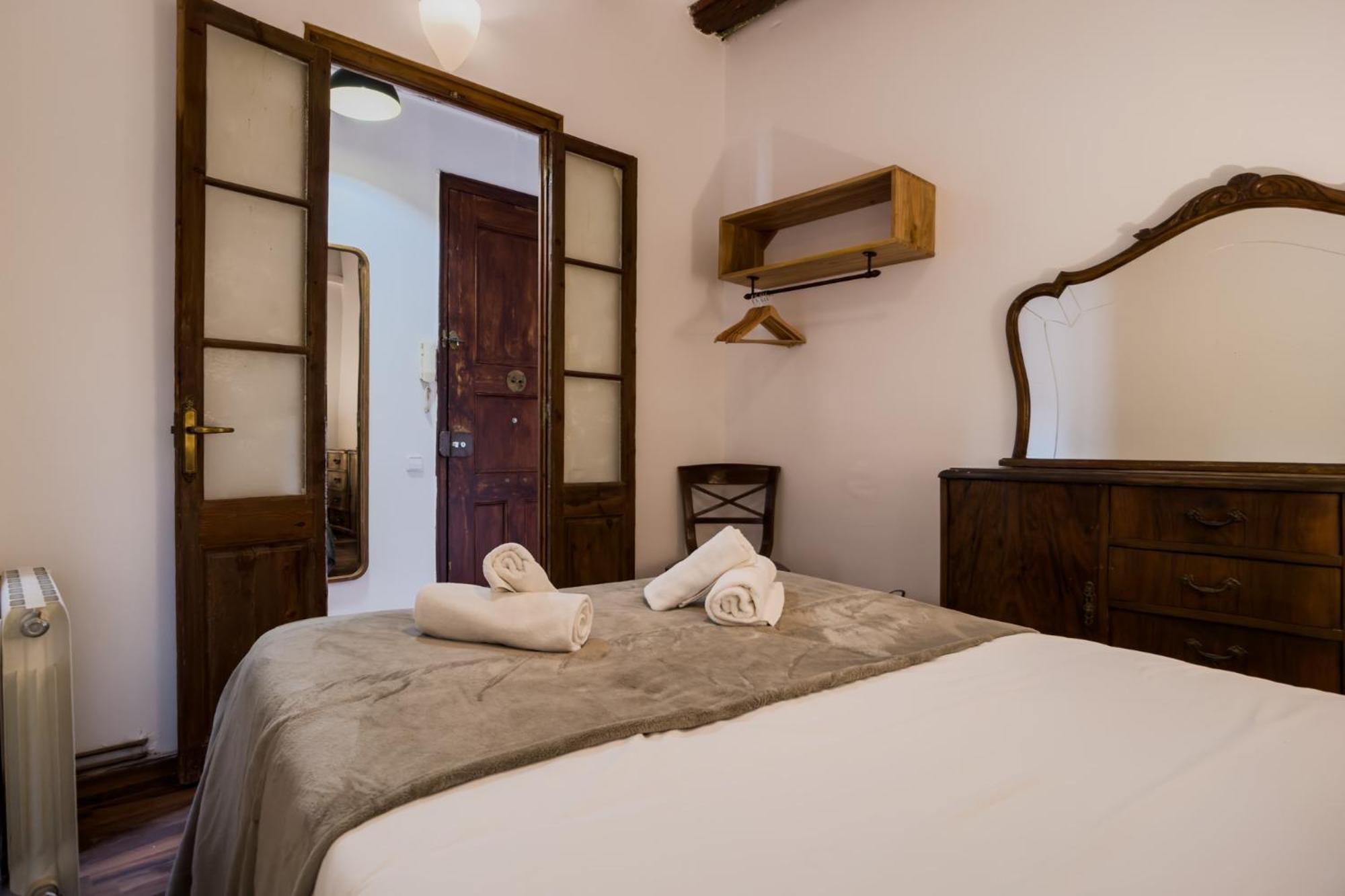 Magalhaes - Trad Flat In Poble Sec, Near Ramblas Барселона Экстерьер фото