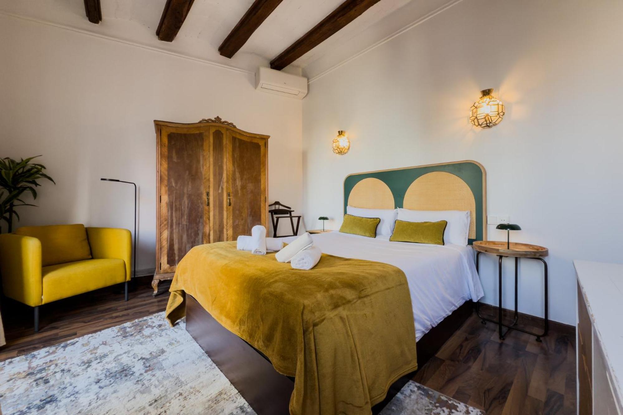 Magalhaes - Trad Flat In Poble Sec, Near Ramblas Барселона Экстерьер фото
