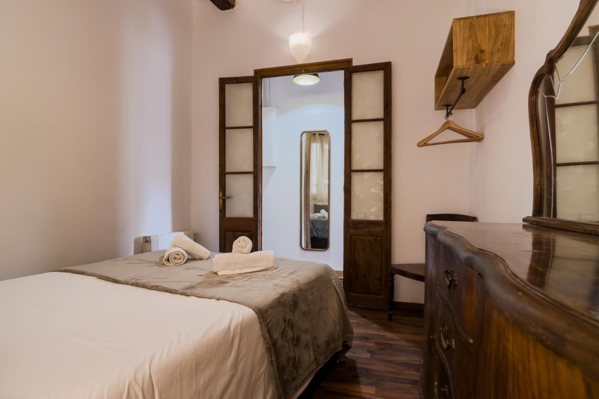 Magalhaes - Trad Flat In Poble Sec, Near Ramblas Барселона Экстерьер фото