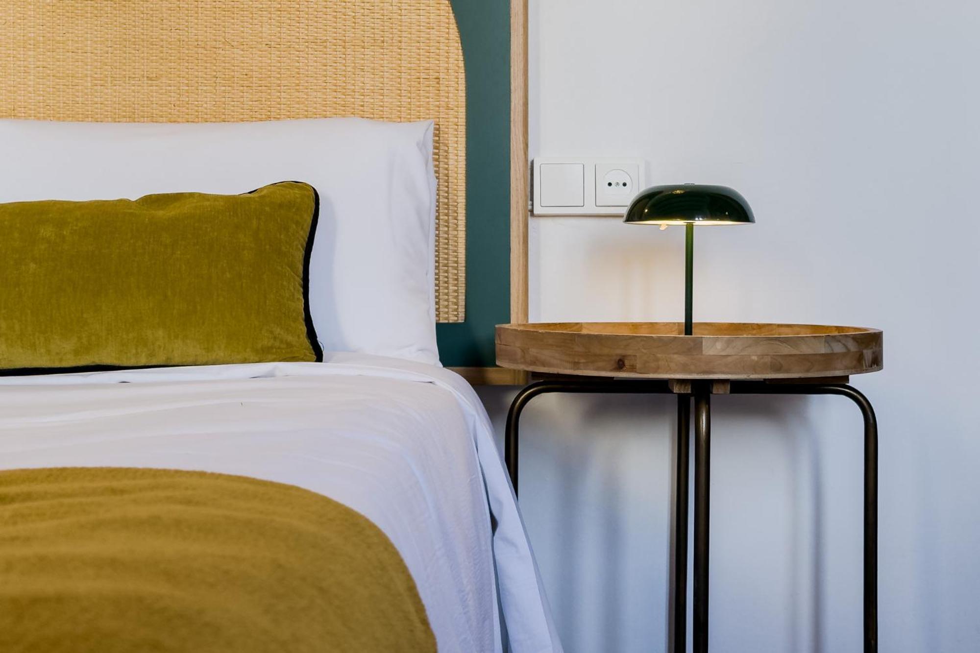 Magalhaes - Trad Flat In Poble Sec, Near Ramblas Барселона Экстерьер фото